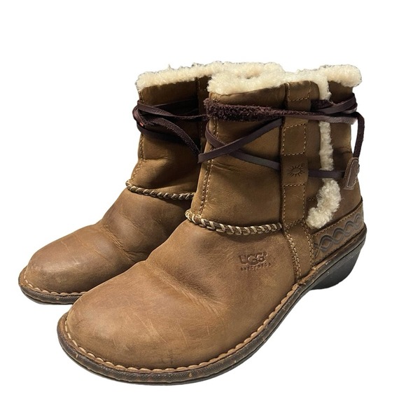 UGG Caspia Women's Brown Leather‎ Shearling Lined Ankle Boots 1001815 Size 6 - Picture 1 of 8